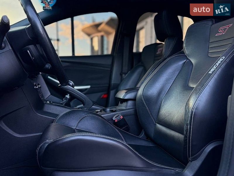 Хетчбек Ford Focus 2012 в Дніпрі