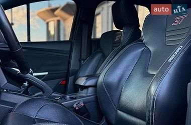 Хетчбек Ford Focus 2012 в Дніпрі