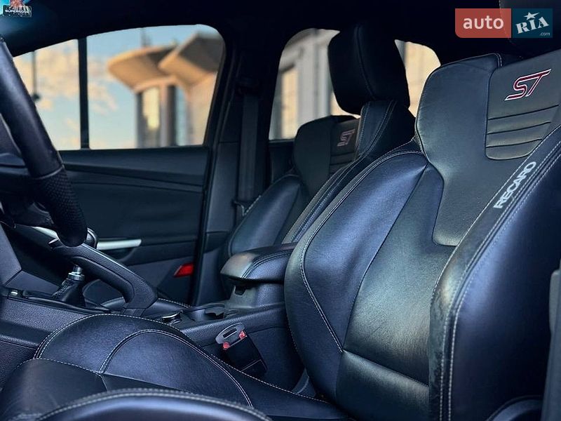 Хетчбек Ford Focus 2012 в Дніпрі