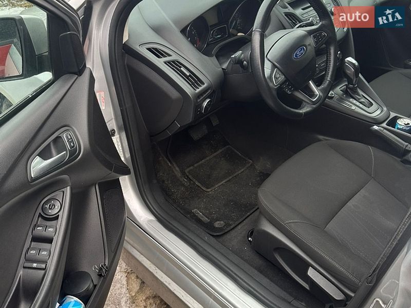 Седан Ford Focus 2015 в Смілі