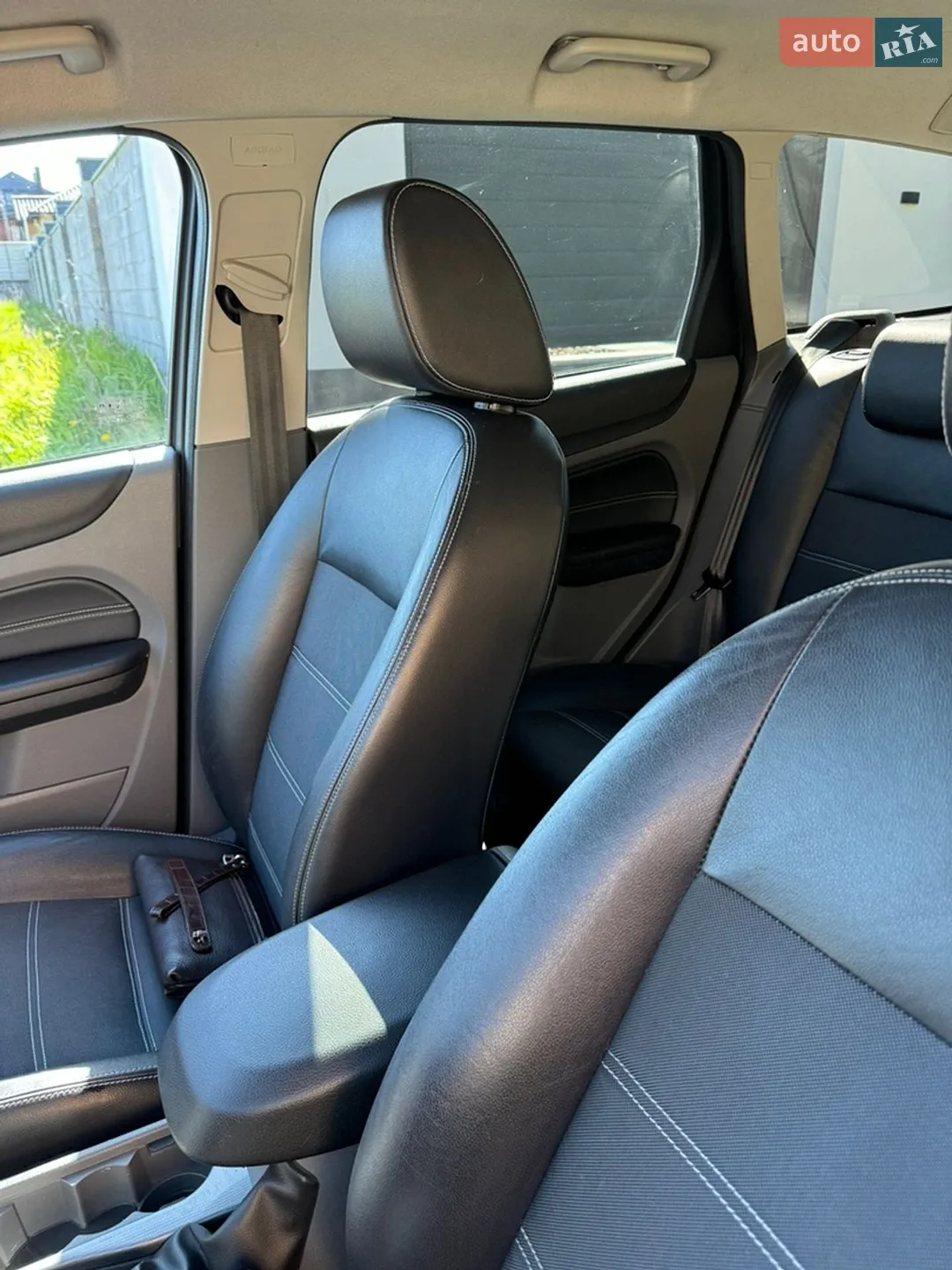 2010 Ford Focus - мініатюра 30