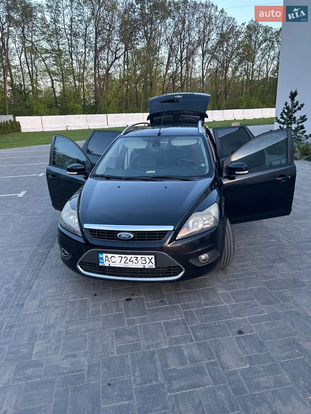 2010 Ford Focus - мініатюра 4