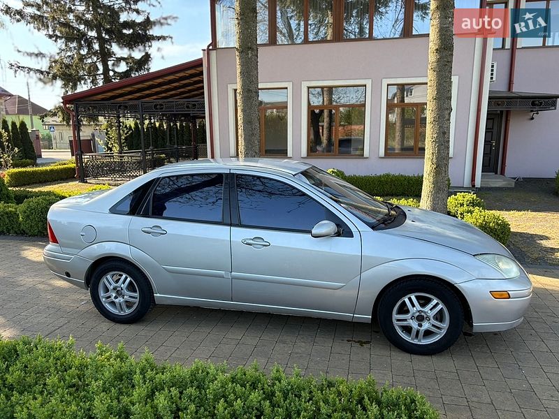 Седан Ford Focus 2001 в Городку