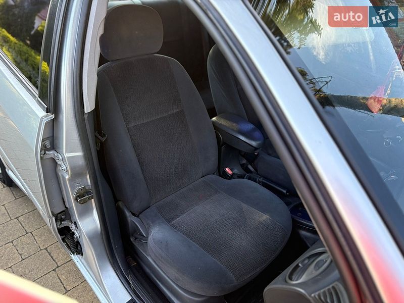 Седан Ford Focus 2001 в Городку