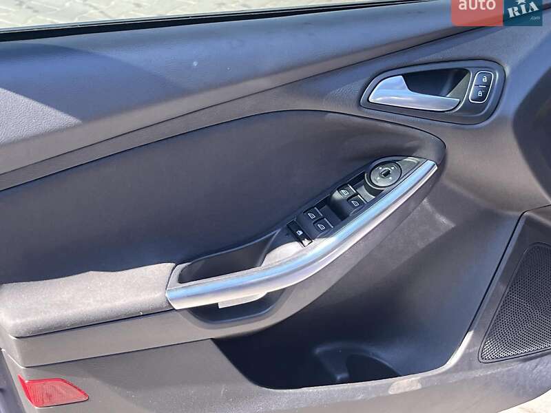 Хэтчбек Ford Focus 2016 в Киеве