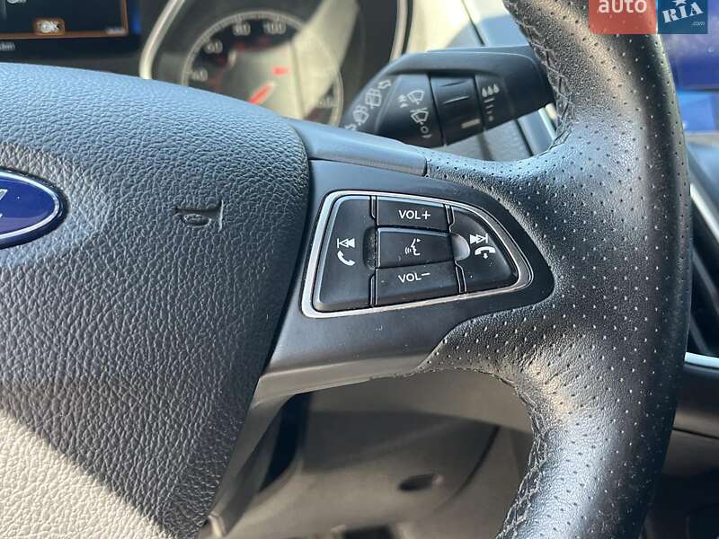 Хэтчбек Ford Focus 2016 в Киеве
