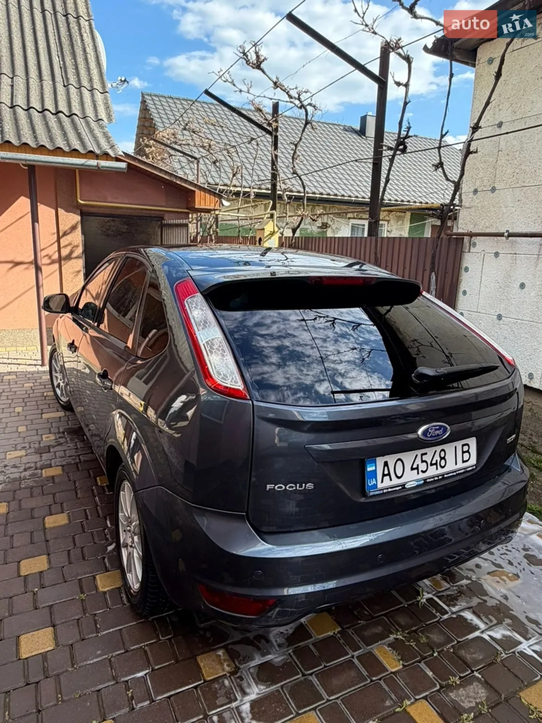 2010 Ford Focus - мініатюра 2