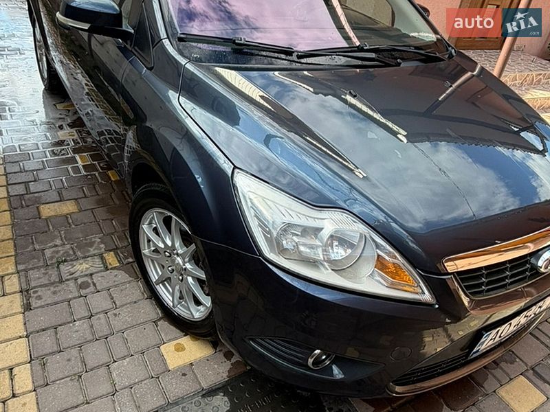 Хэтчбек Ford Focus 2010 в Тячеве