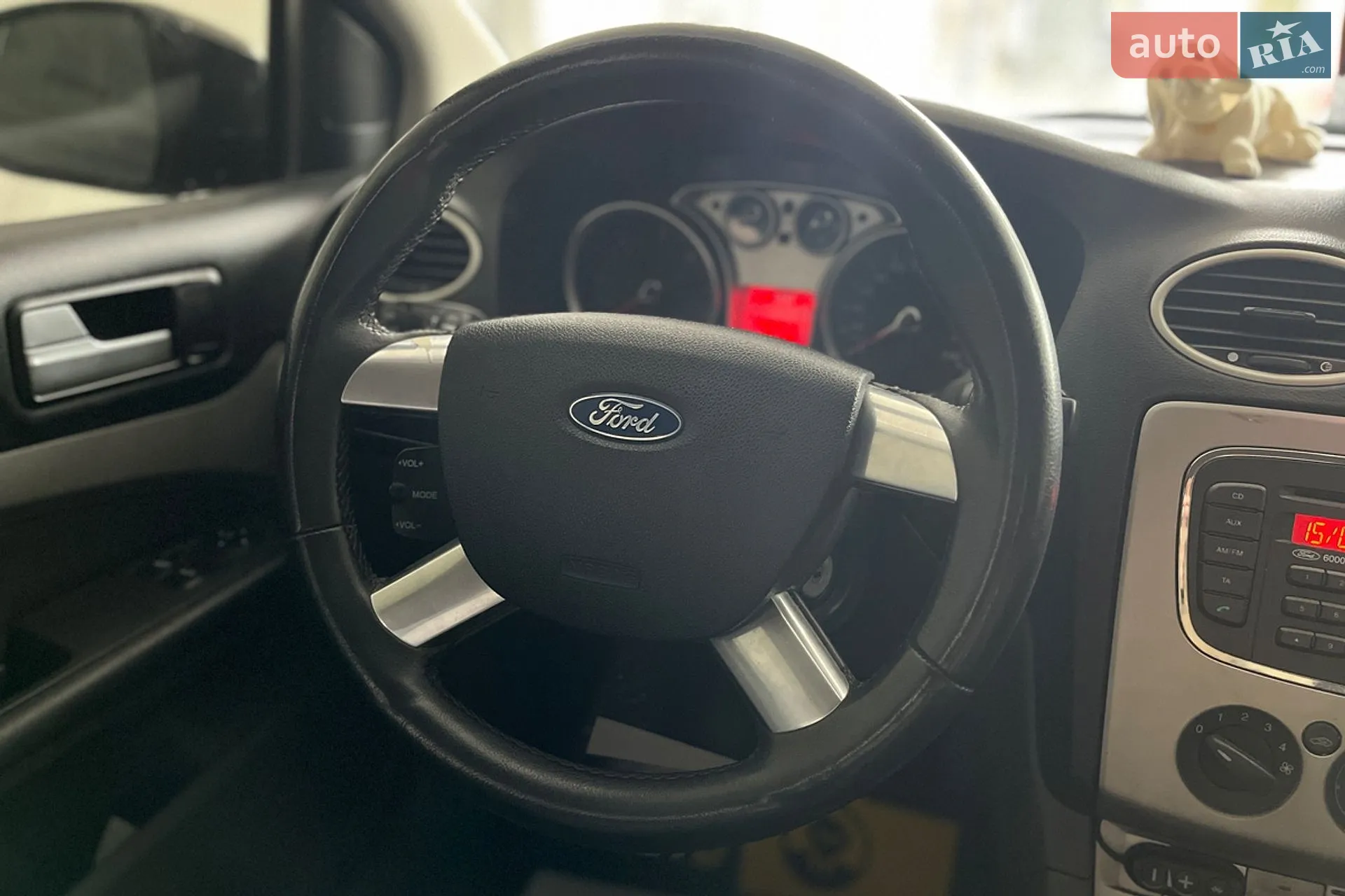 2010 Ford Focus - мініатюра 10