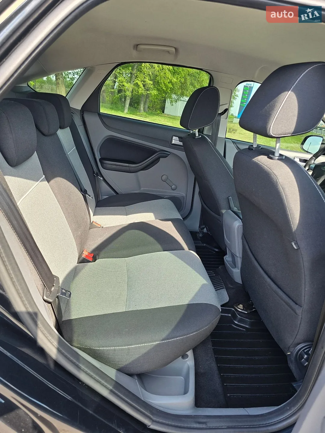 2010 Ford Focus - мініатюра 15