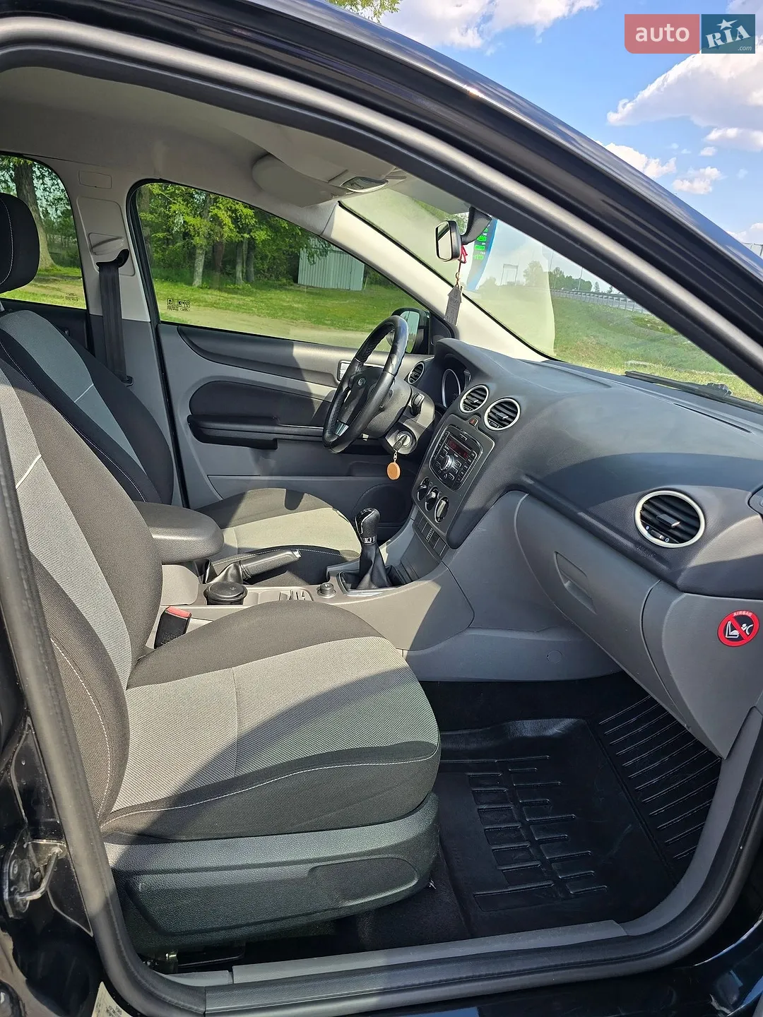 2010 Ford Focus - мініатюра 17