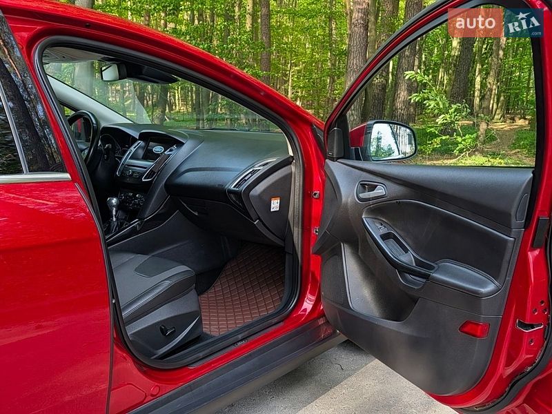 Хетчбек Ford Focus 2015 в Львові