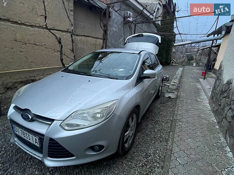 Хэтчбек Ford Focus 2011 в Виноградове