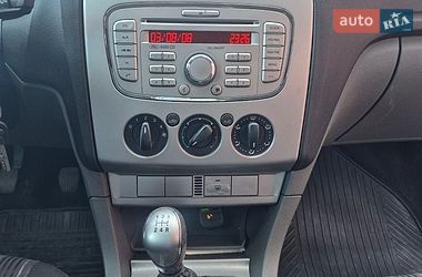 Хэтчбек Ford Focus 2008 в Гайсине