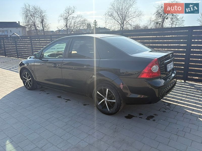 Седан Ford Focus 2011 в Львові