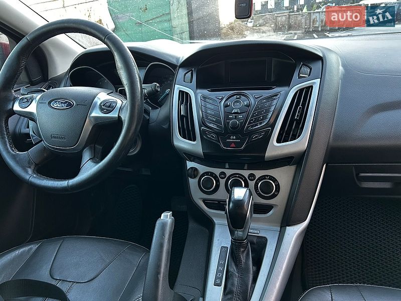 Хэтчбек Ford Focus 2014 в Софиевской Борщаговке