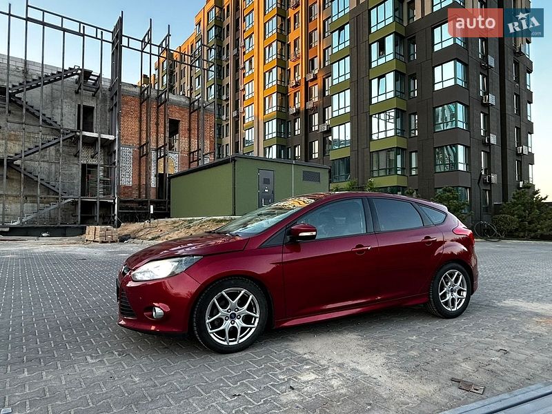 Хэтчбек Ford Focus 2014 в Софиевской Борщаговке