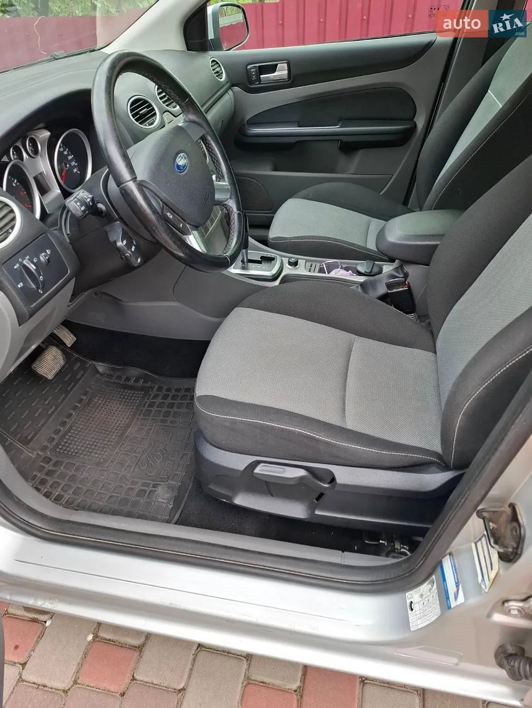 2010 Ford Focus - мініатюра 4