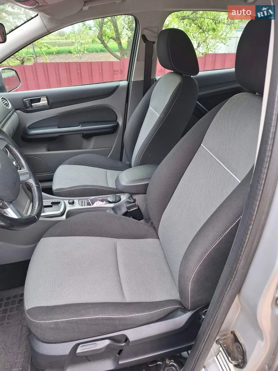2010 Ford Focus - мініатюра 21