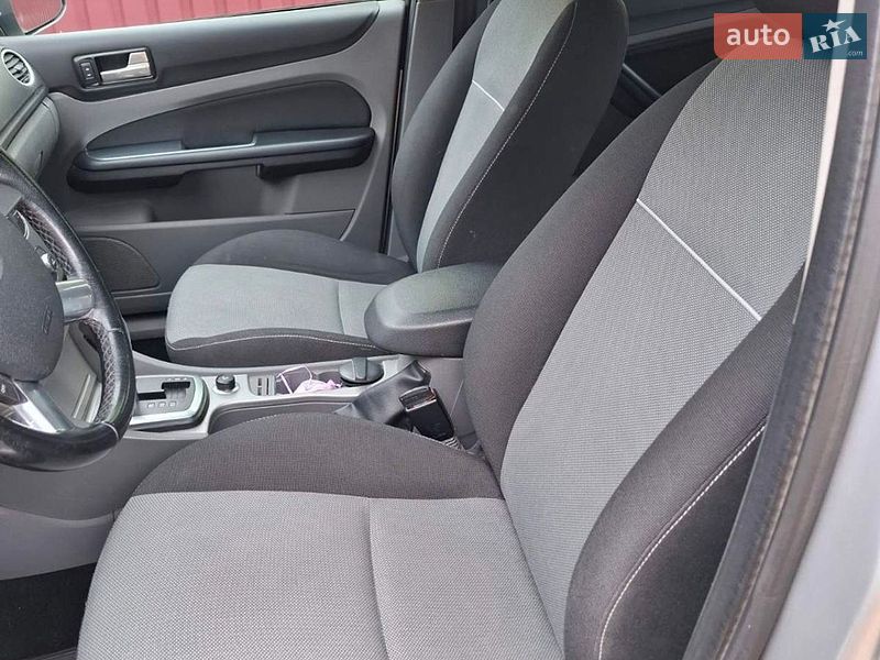 Хетчбек Ford Focus 2010 в Новомиргороді