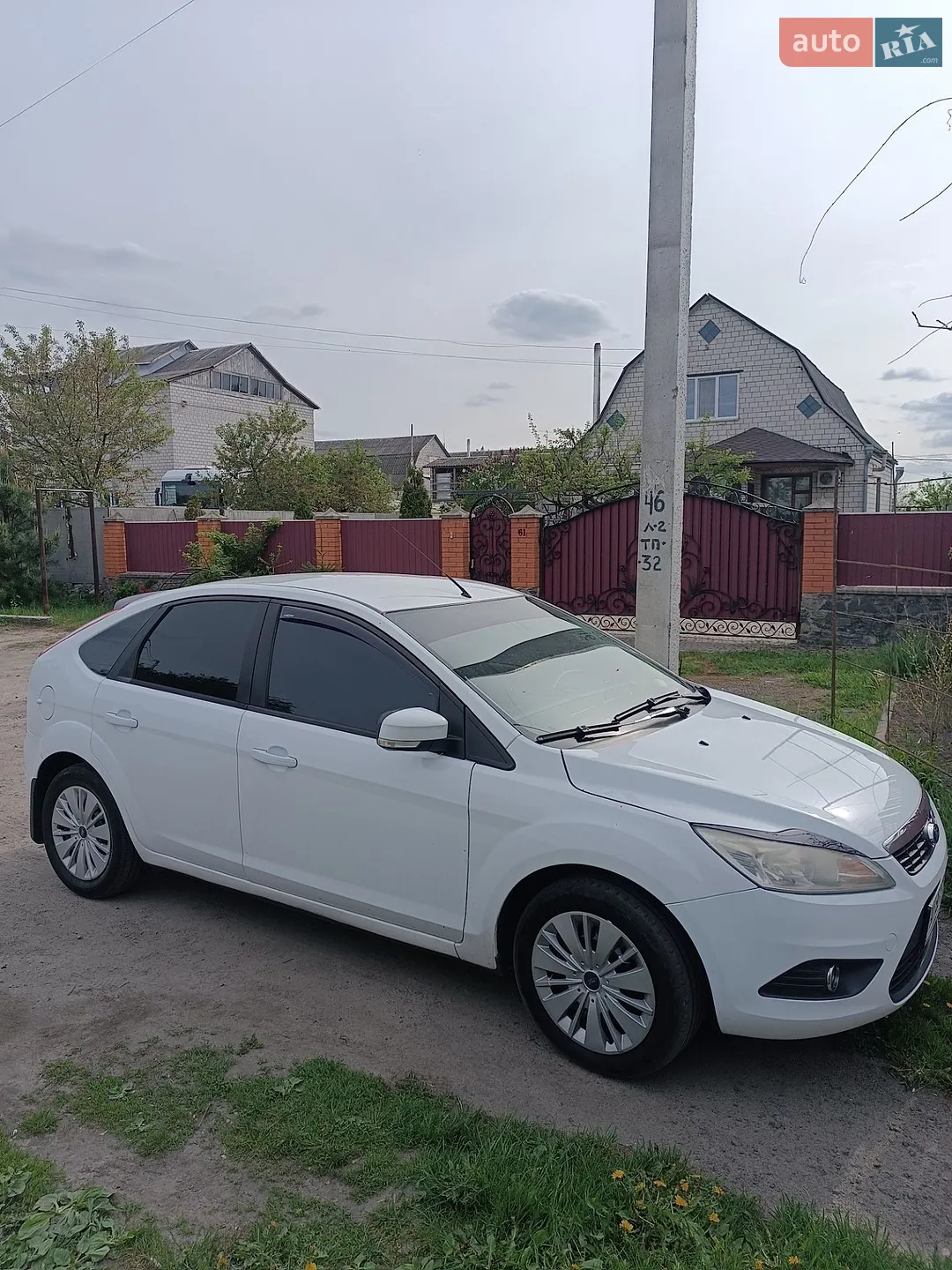 2010 Ford Focus - мініатюра 2