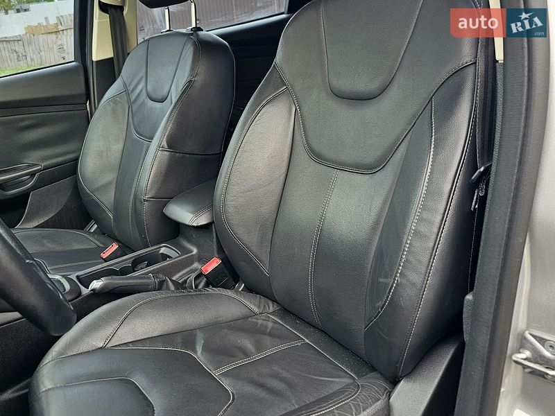 Хэтчбек Ford Focus 2014 в Киеве