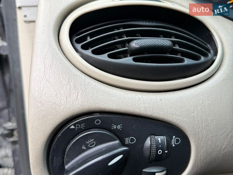 Седан Ford Focus 2003 в Києві