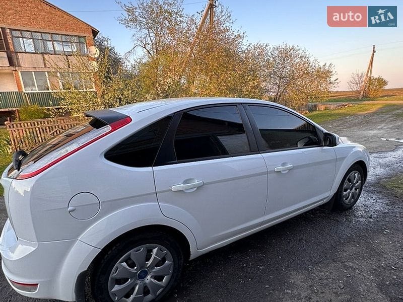 Хетчбек Ford Focus 2011 в Карлівці