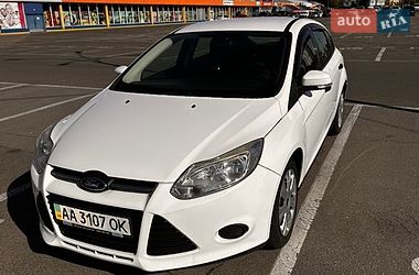 Хэтчбек Ford Focus 2014 в Киеве