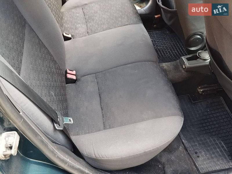 Седан Ford Focus 2004 в Лозовой