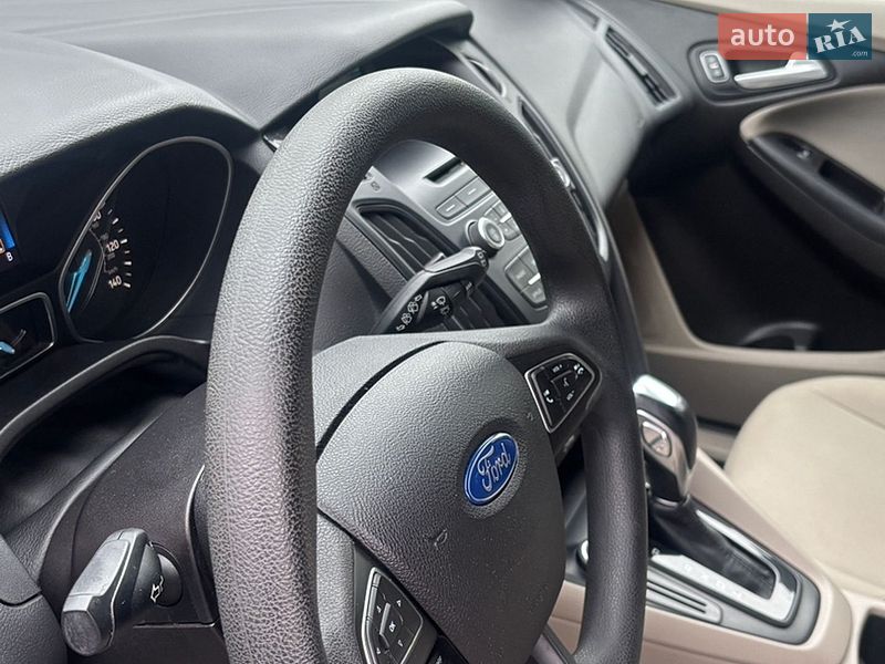 Хэтчбек Ford Focus 2015 в Днепре