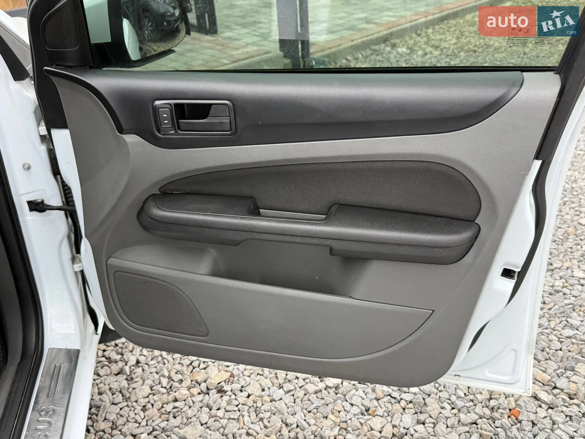 2011 Ford Focus - мініатюра 28