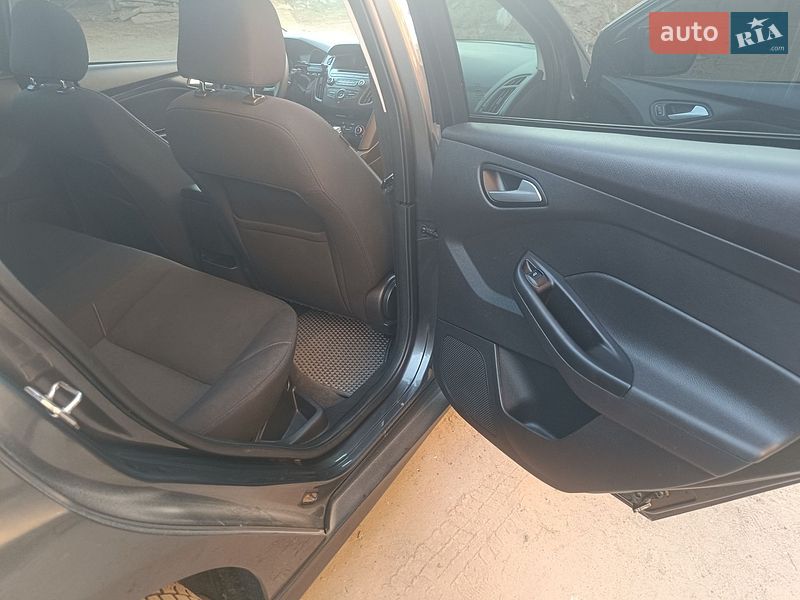 Седан Ford Focus 2015 в Бородянке