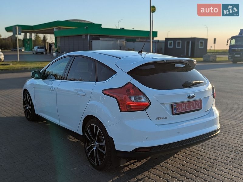 Хетчбек Ford Focus 2011 в Радивиліві