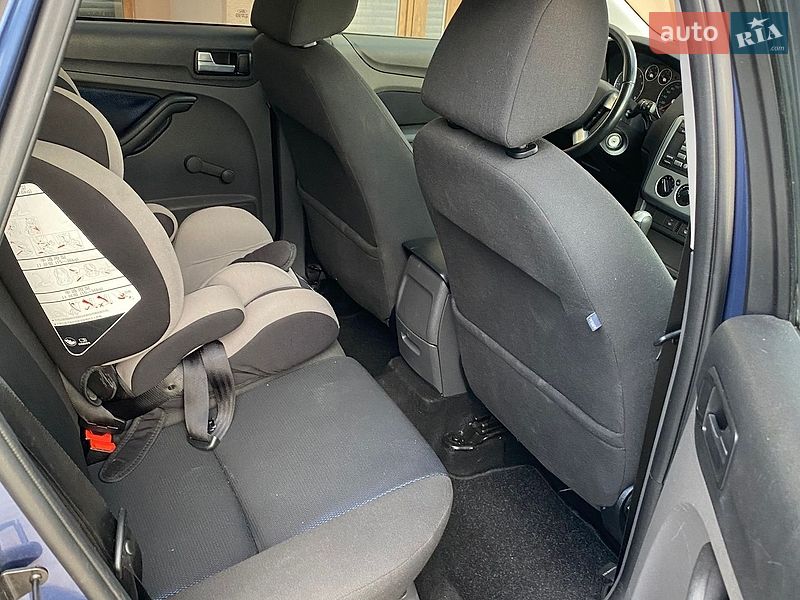 Універсал Ford Focus 2005 в Золочеві