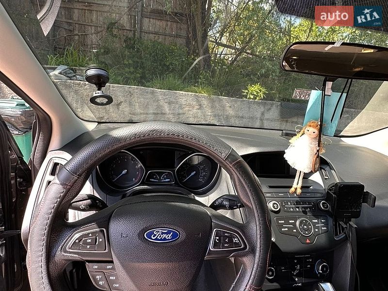 Хэтчбек Ford Focus 2015 в Киеве