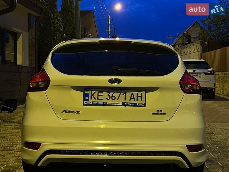 Хетчбек Ford Focus 2015 в Дніпрі