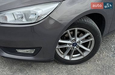 Седан Ford Focus 2015 в Львові