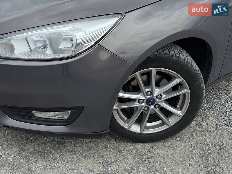 Седан Ford Focus 2015 в Львові