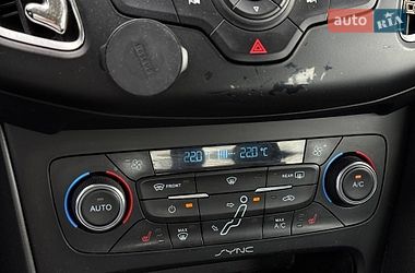 Седан Ford Focus 2015 в Львові