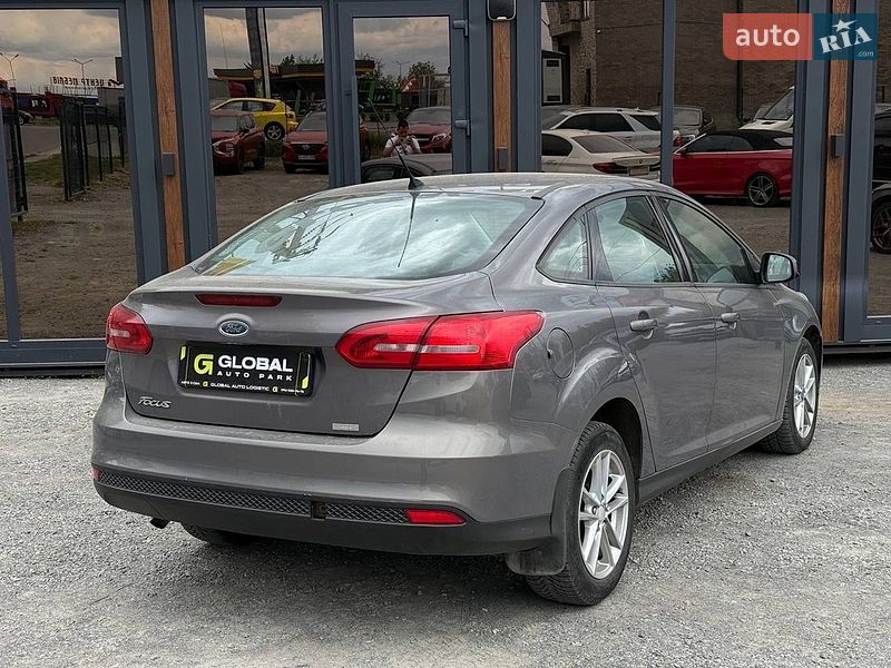 Седан Ford Focus 2015 в Львові
