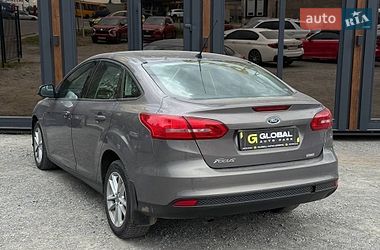Седан Ford Focus 2015 в Львові