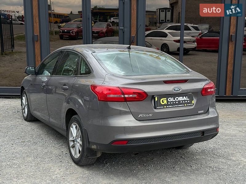 Седан Ford Focus 2015 в Львові