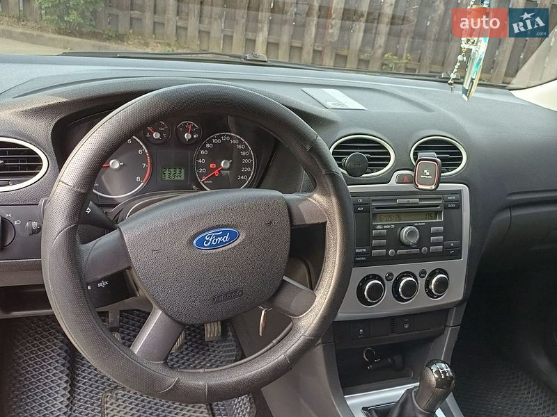 Хэтчбек Ford Focus 2006 в Стрые