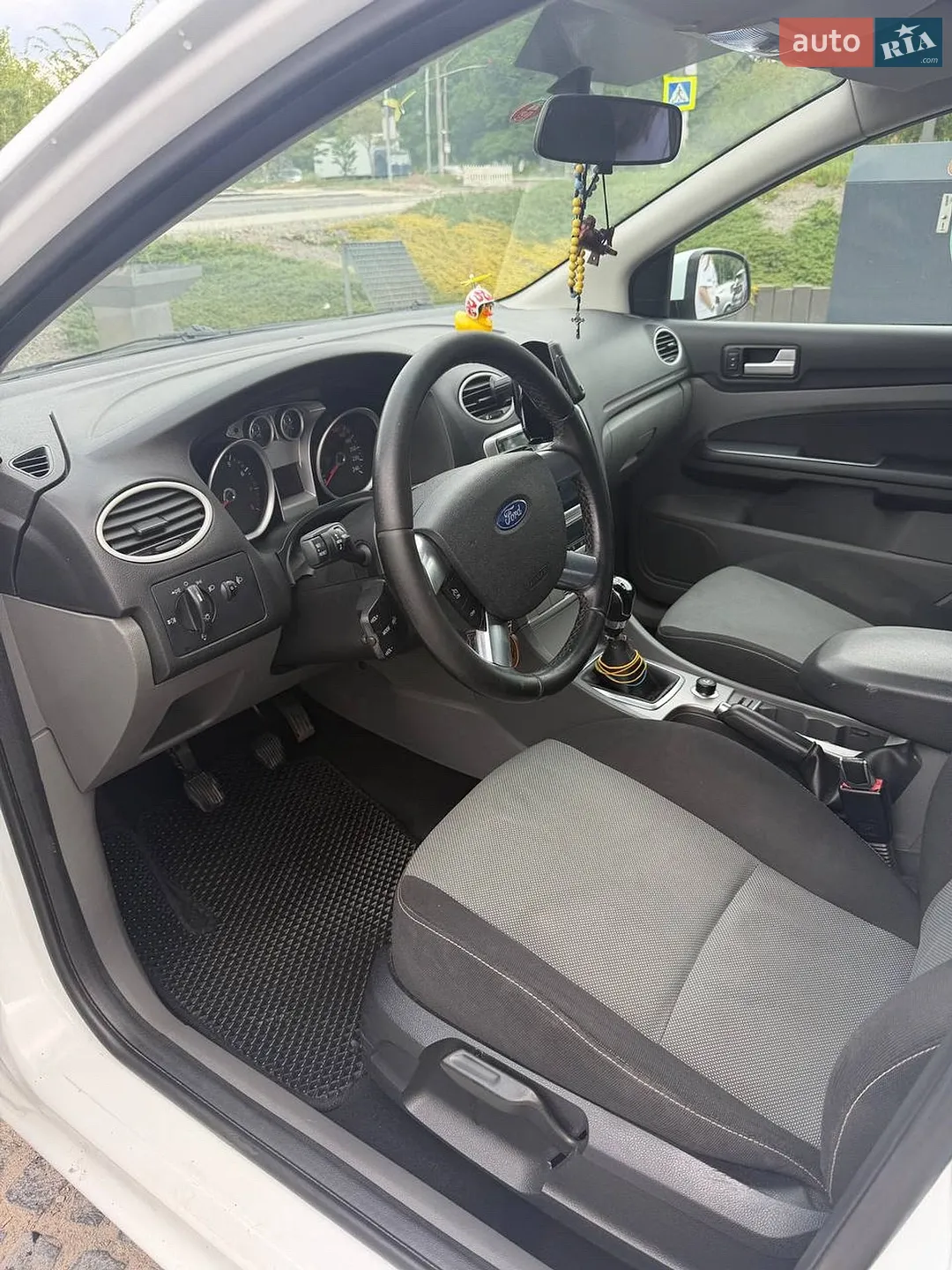 2010 Ford Focus - мініатюра 8