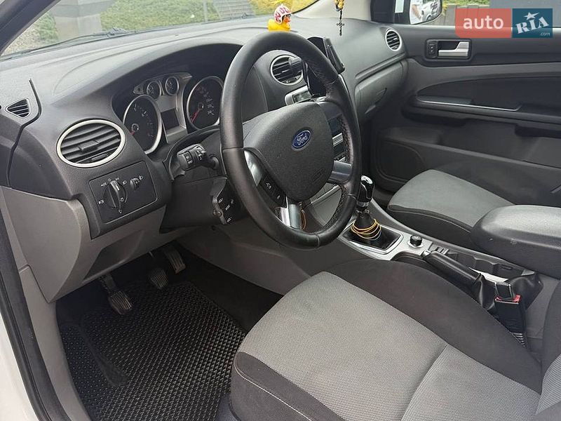 Хэтчбек Ford Focus 2010 в Львове