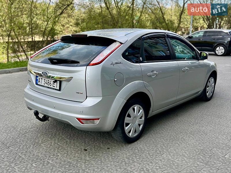 Хетчбек Ford Focus 2008 в Новояворівську