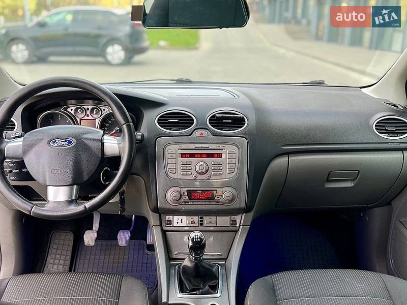 Хетчбек Ford Focus 2008 в Новояворівську