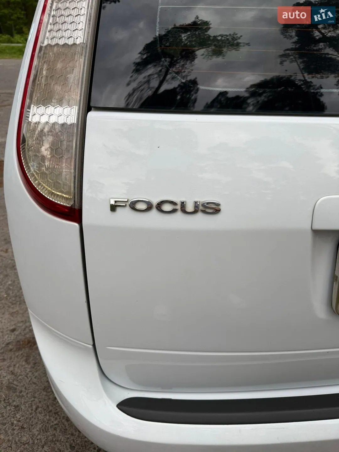 2010 Ford Focus - мініатюра 9