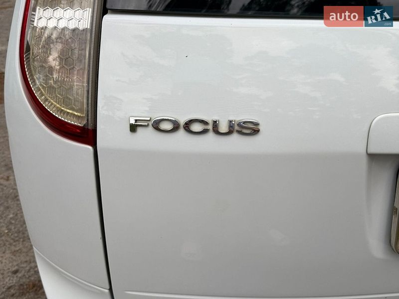 Универсал Ford Focus 2010 в Великих Мостах